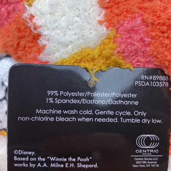 Set of 2 Winnie the Pooh socks NWT! Fuzzy, Fits womens shoe size 4-10 - Picture 7 of 12